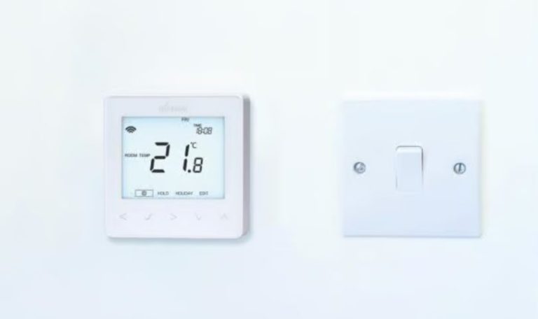 Underfloor Heating Thermostat: Why Is It Essential for Your Heating System?